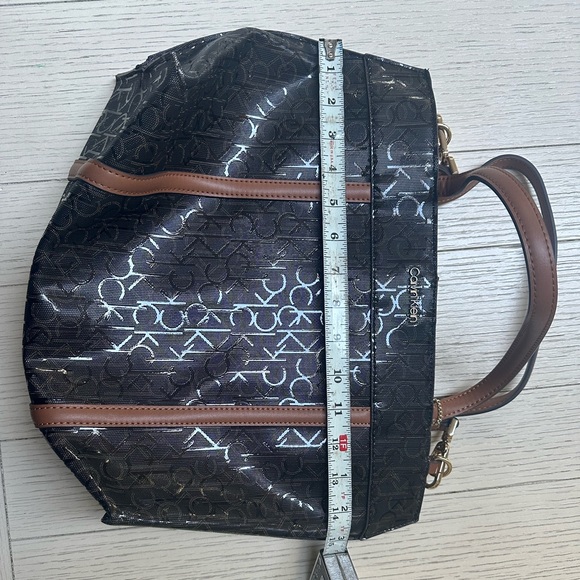 Gorgeous Calvin Klein handbag - Picture 11 of 11